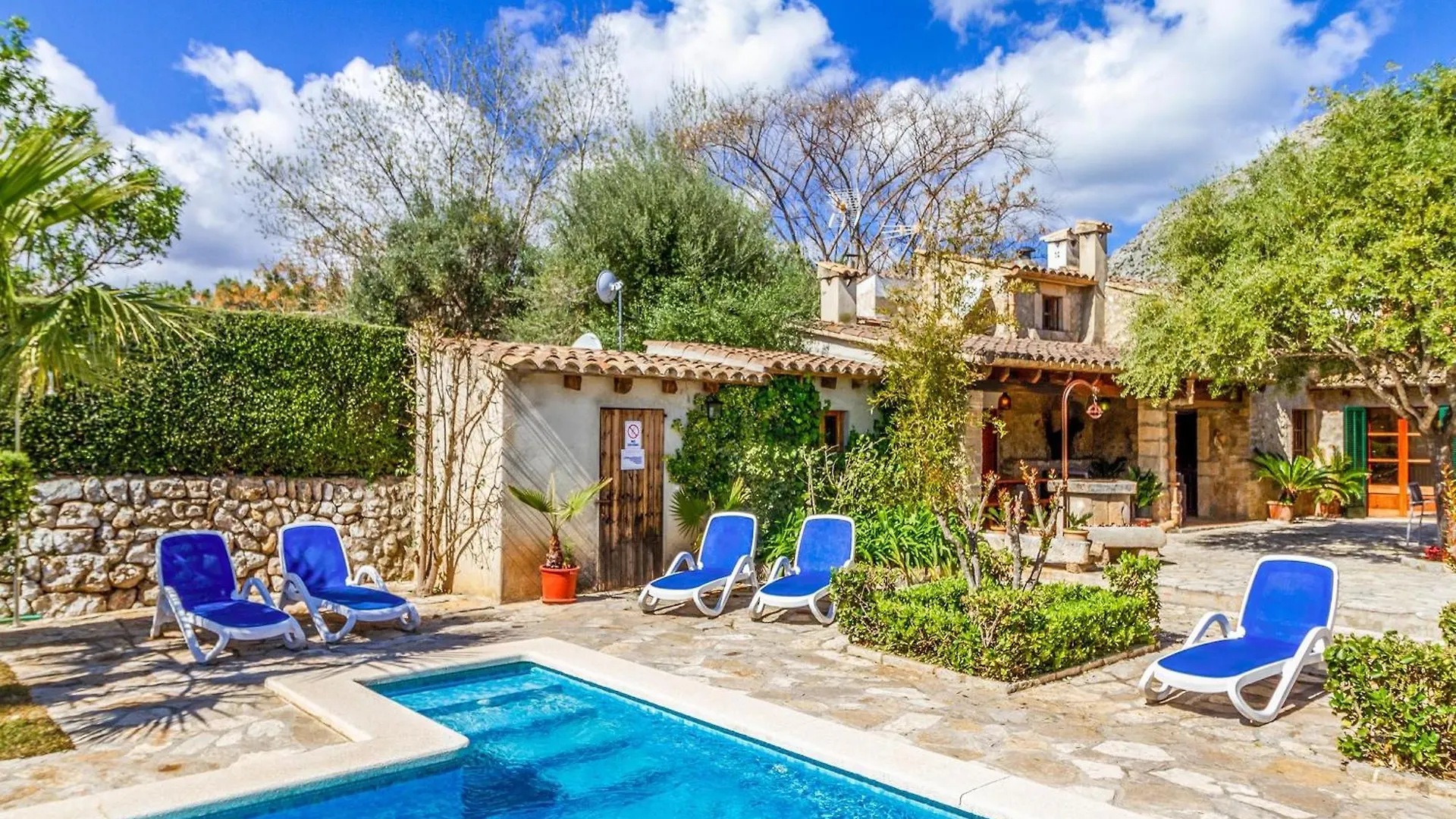 Beautiful Pollensa Villa 4 Bedrooms Villa Bennassar Mountainside Views Short Drive To Town Beach 0*, Pollença
