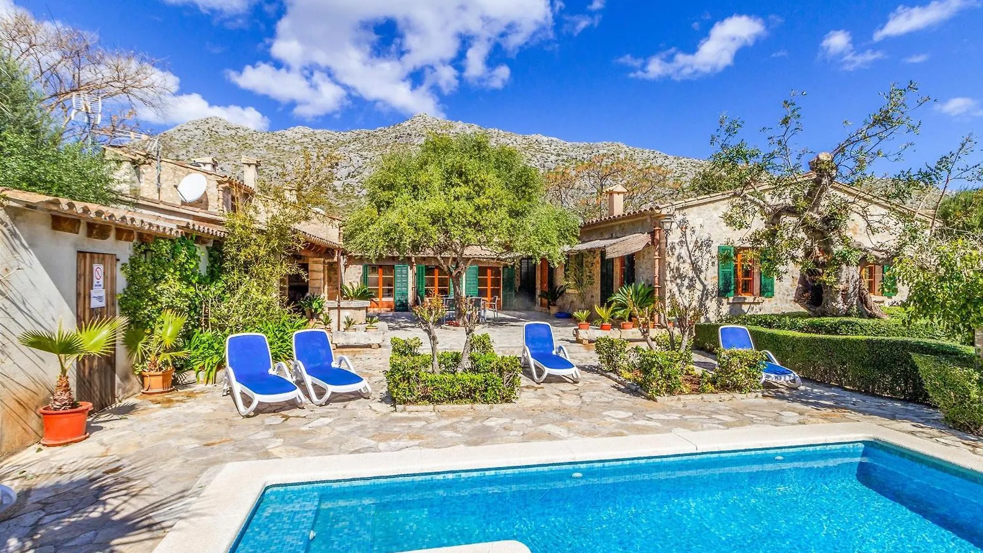 Beautiful Pollensa Villa 4 Bedrooms Villa Bennassar Mountainside Views Short Drive To Town Beach