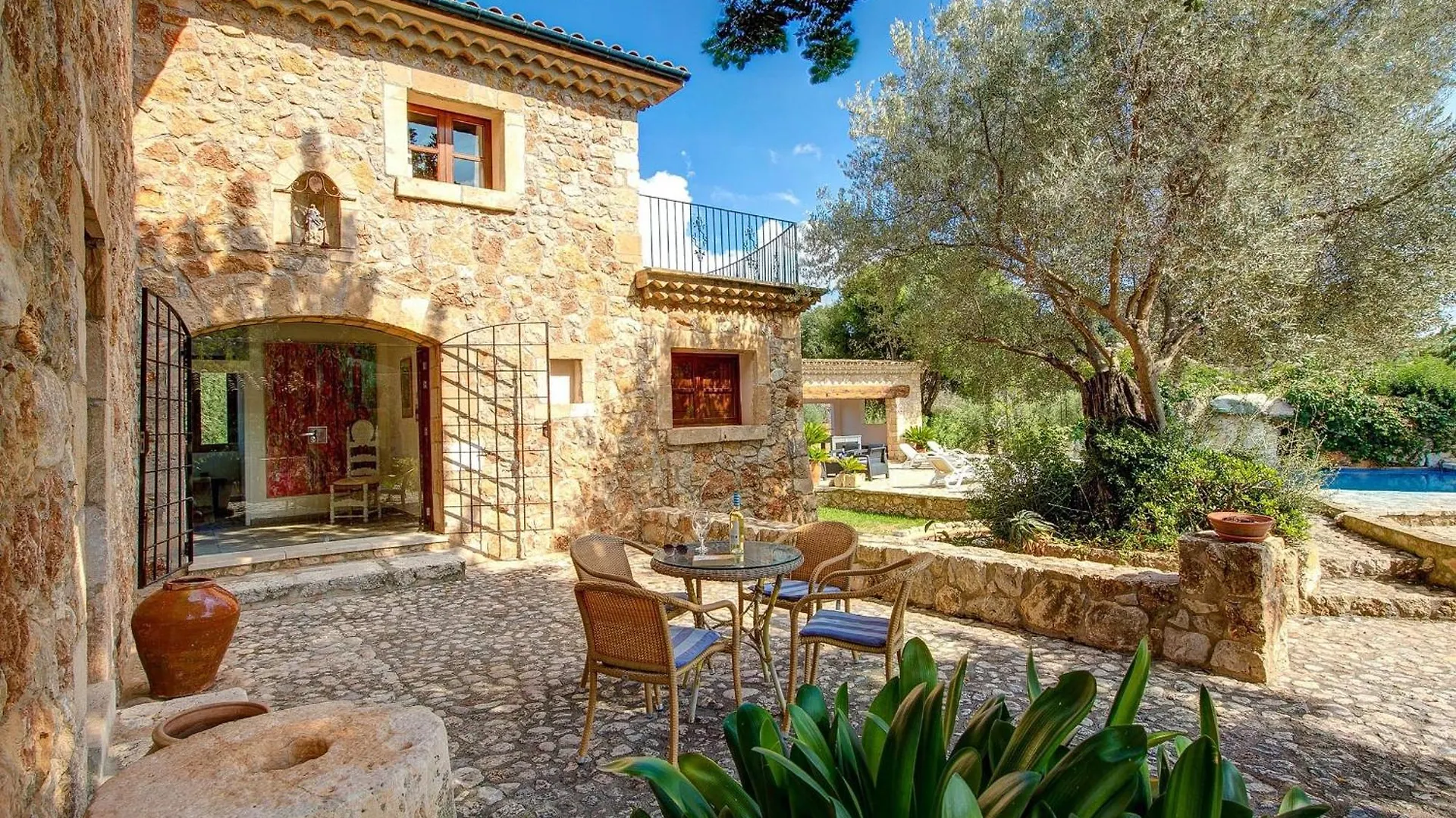Beautiful Pollensa Villa 4 Bedrooms Villa Bennassar Mountainside Views Short Drive To Town Beach