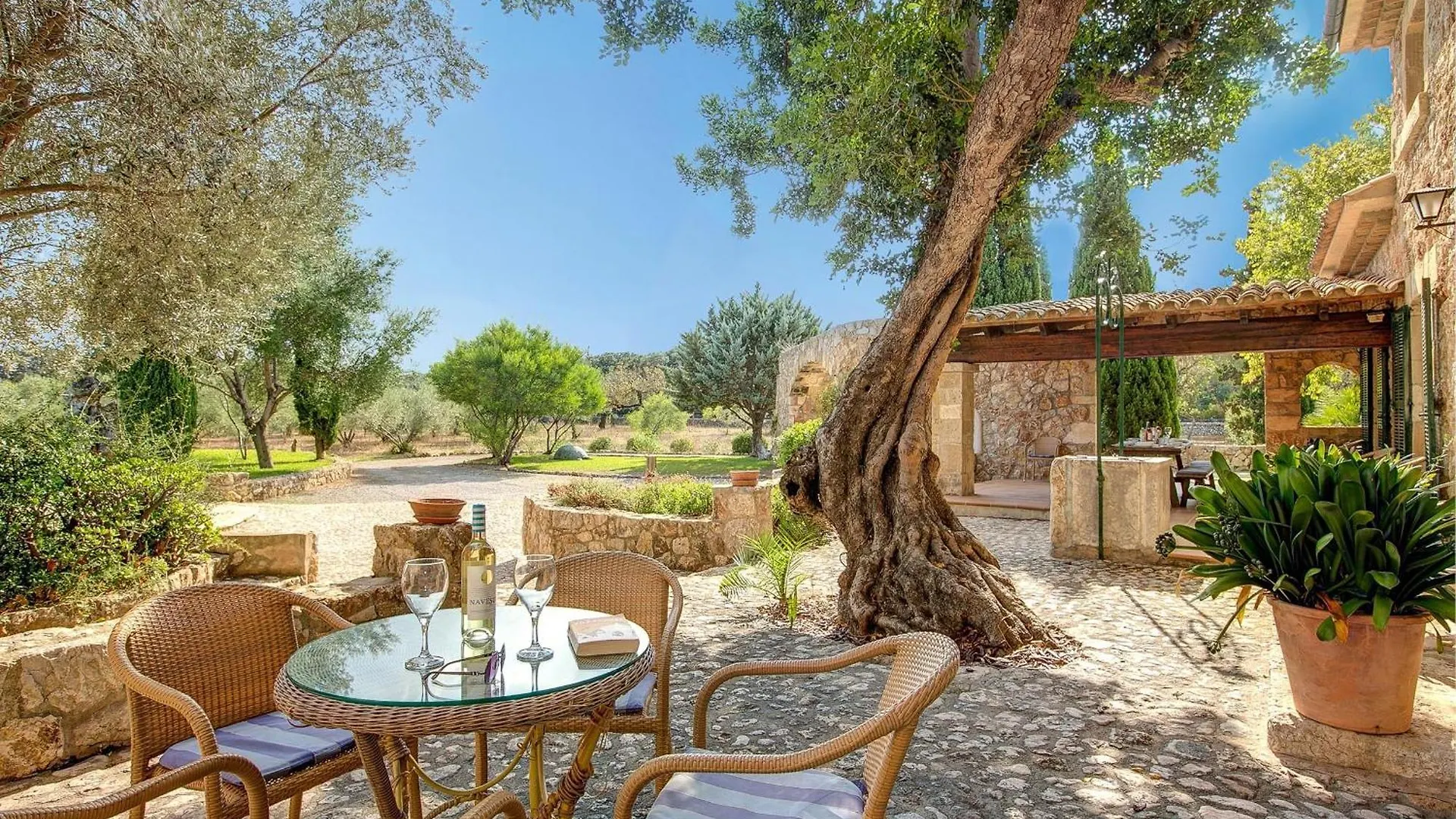 Beautiful Pollensa Villa 4 Bedrooms Villa Bennassar Mountainside Views Short Drive To Town Beach  Pollenca