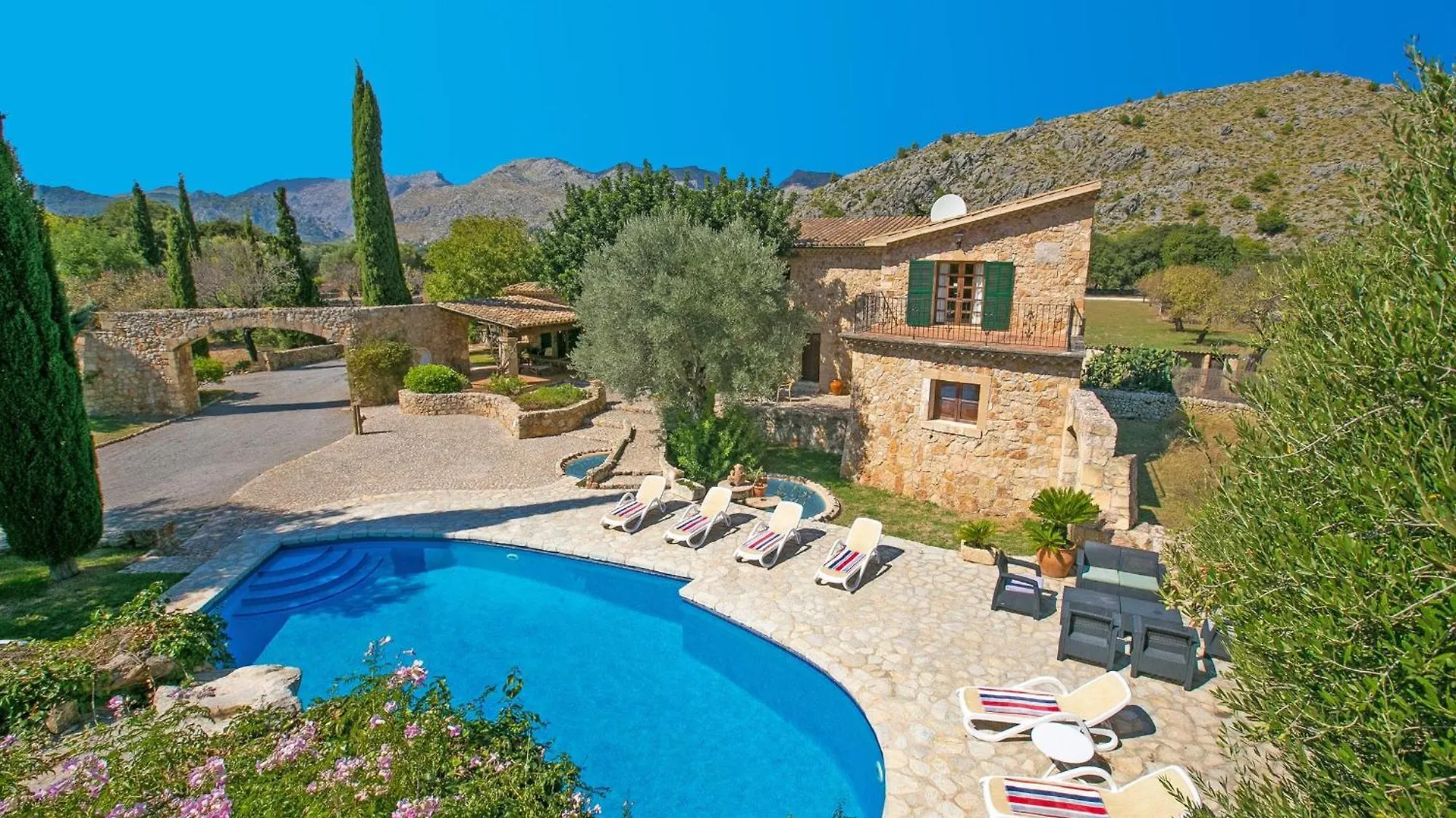 Beautiful Pollensa Villa 4 Bedrooms Villa Bennassar Mountainside Views Short Drive To Town Beach